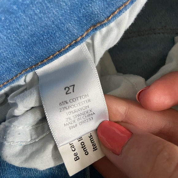 🔸 Kendall & Kylie 🔸 cropped light wash jeans - Picture 4 of 7